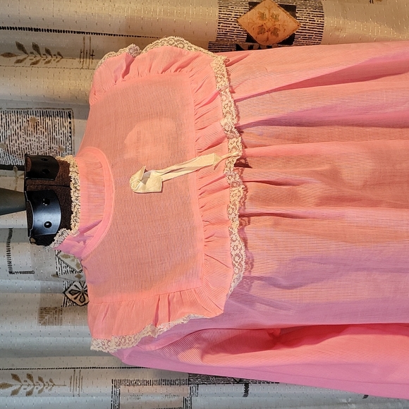 Vintage Nightie - Picture 2 of 11